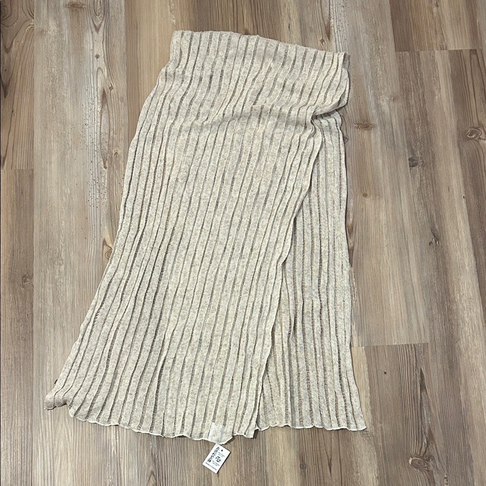 Chic Beige Ribbed Scarf